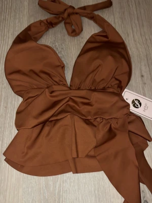 Topp - Topp från Infinity paris i One size , helt ny💗 Toppen har kupor