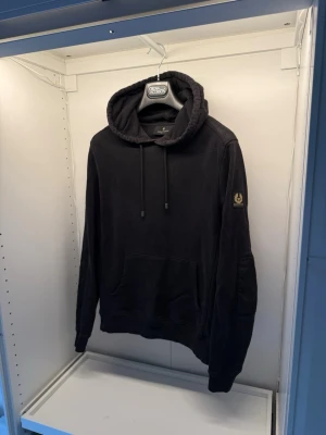 Belstaff hoodie - Nice hoodie från Belstaff. Storlek M. Hyfsat bra skick.