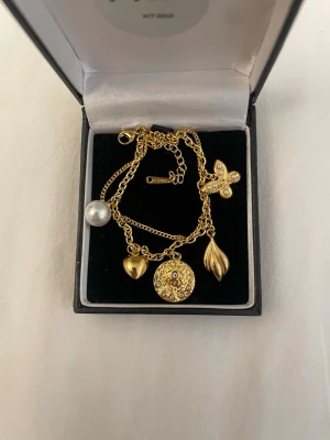 Guldpläterad armband - Rostfrittstål och guldpläterad även allergifri, boxen på bilden ingår ej 🌸