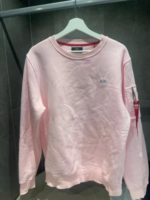 Alpha industries tröja L - Använd 2-3 tillfällen, väldigt bra skick