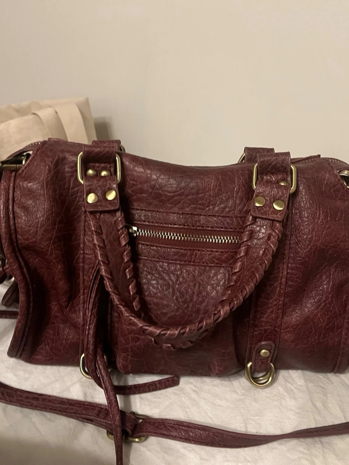 Populär Vinröd handväska från bershka  - 2