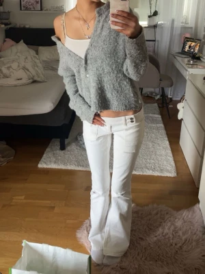 Vita jeans - Slutsålda i storlek s, endast använda två gånger 🥰 säljer då jag köpte fel storlek