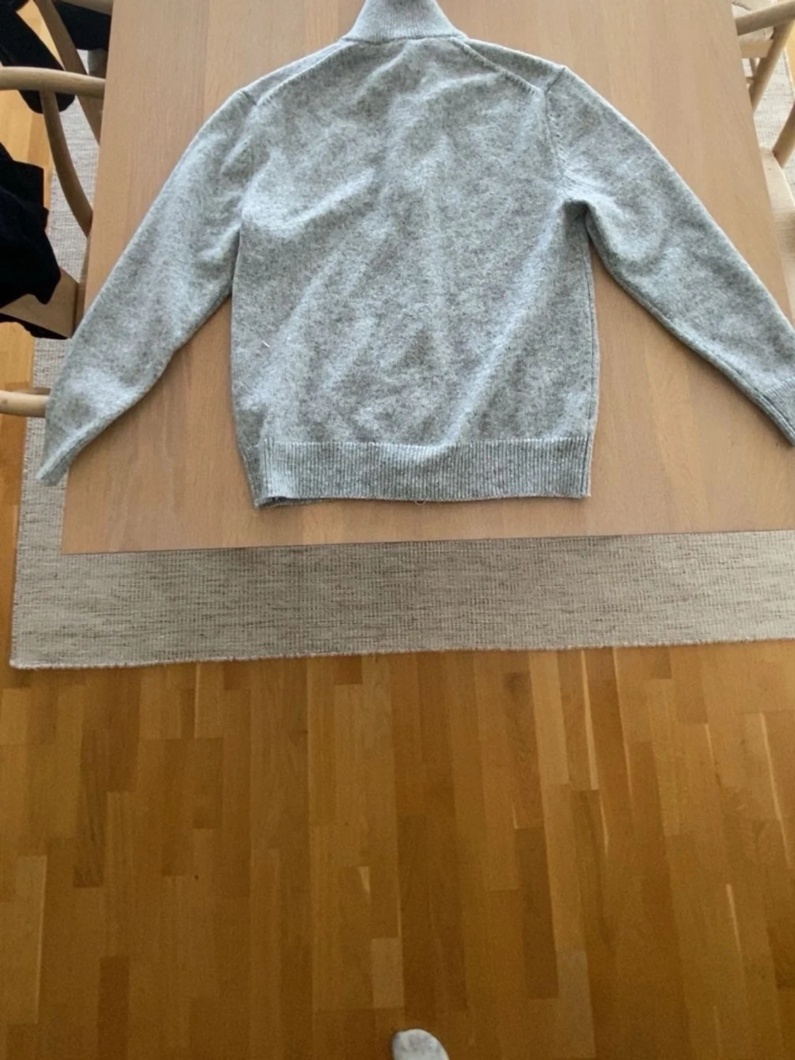 Ljusgrå full zip kofta med hög krage - 1