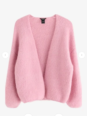 Ljusrosa stickad kofta  - Super fin öppen kofta från Lindex som passar parfekttill våren💕