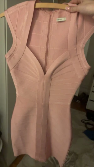 Bandage dress - House of cb bandage klänning, rosa, mini klänning, jättefin för fest eller olika event osv!!