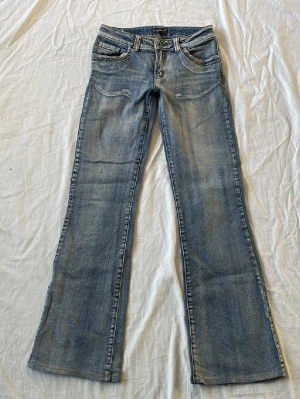  bootcut jeans  - Ett par jätte fina byxor( hör av dig om mått) 🌸