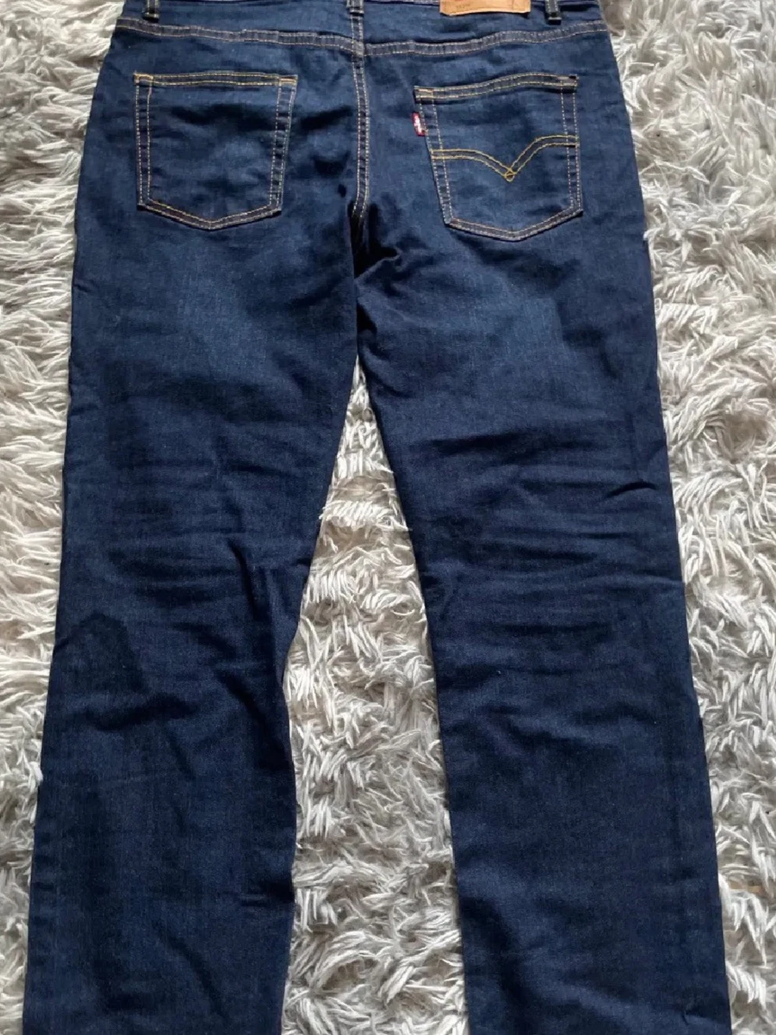 Mörkblå  jeans från Levi's - 1