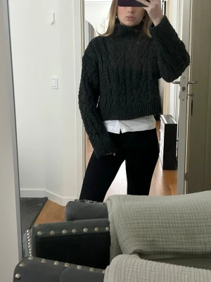 Stickad tröja  - Stickad polotröja från Zara