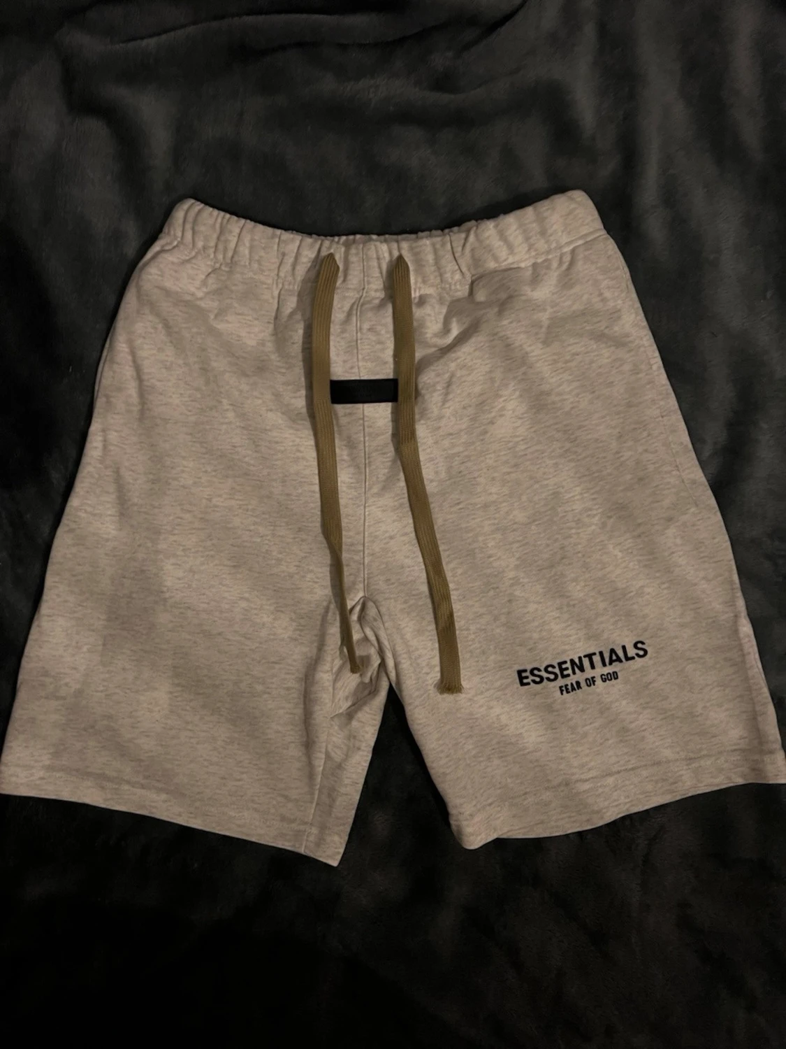 Essentials shorts grå