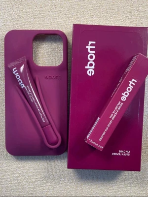 Rhode skal och lipptint - Passar iphone 13/14/15. Lipptinten är helt ny