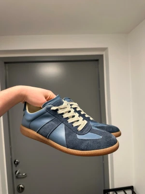 Maison Margiela Gats - Maison Margiela gats I storlek 46, kan passa 45 med!  Ingen box eller og dessvärre! Äldre model på gats så lite imperfektioner men mycket bra skick annars!  Skriv gärna vid frågor!🙏