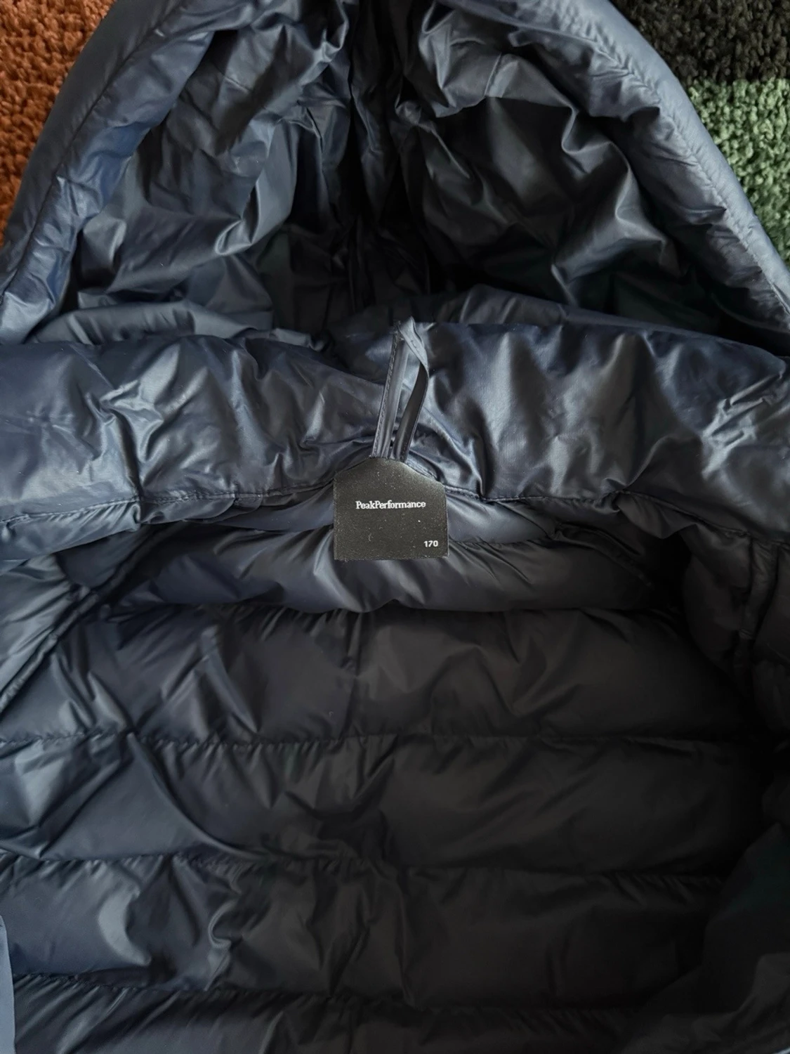 Blå dunjacka från Peak Performance - 1