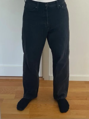 Jeans - Svarta jeans från jack & jones. Storlek W28 L30. Nyskick. 