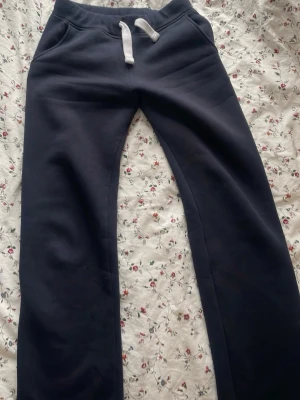 Russemerch byxor  - Russemerch Byxor xs long edition. Kan mötas upp i Stockholm eller postar 🥰 