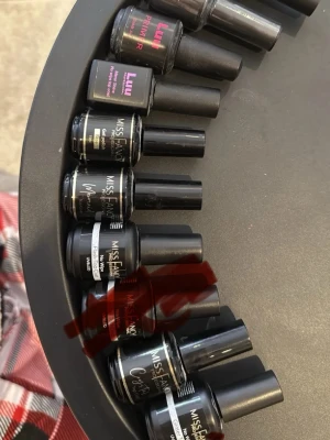 Top coat och primer  - Top coat och primer från miss fancy och luu, 70kr st, 560 för alla