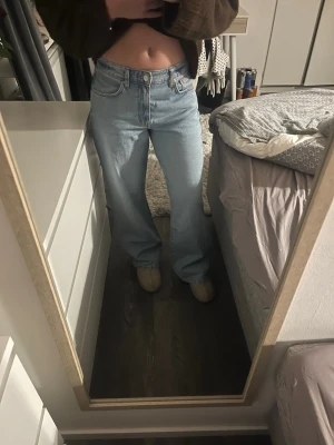 Mid waist jeans/ gina tricot jeans - Super fina jeans från gina tricot, strl 38. Aldrig använda eftersom jag beställde två par, prislappen är dock borttagen. 