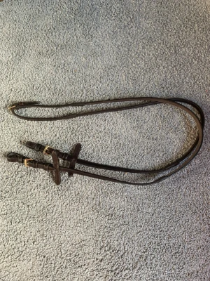 Bruna ponny tyglar - Storlek ponny, aldrig använda utan bara testade men var för ”små”. Pris går att diskutera💕köpte dem på mörk och söner