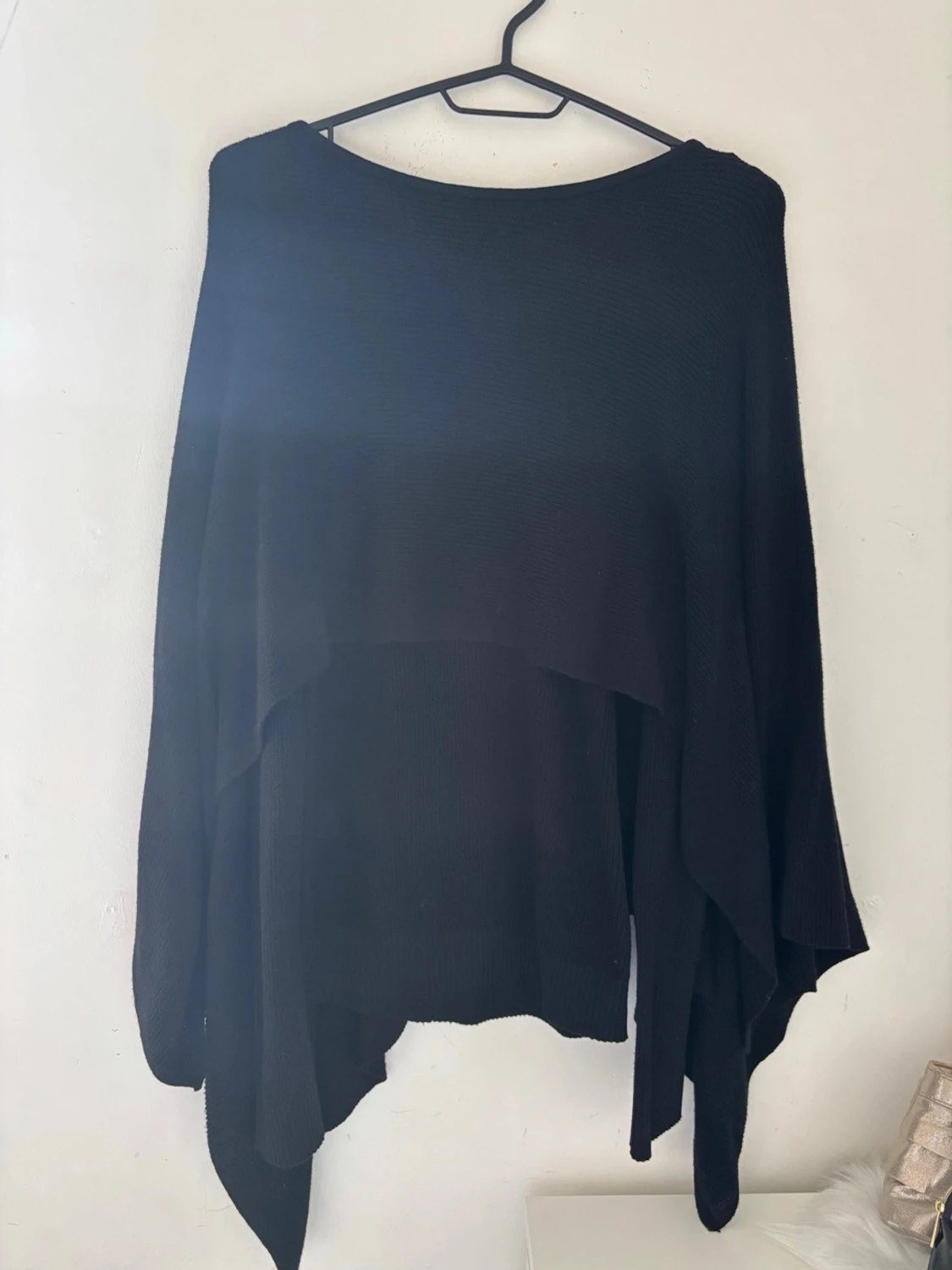 Svart cape tröja från Zara - 1
