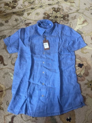 Stenströms  linneskjorta - Helt ny stenströms linneskjorta, perfekt inför sommaren. Nypris 1700. 