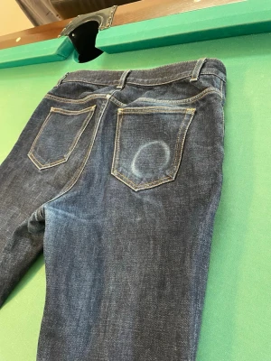 Asket raw denim jeans  - Asket raw denim jeans herr| pris:899kr| skick: 9/10| storlek:32/30| hör av dig vid minsta lilla fundering eller fråga| 