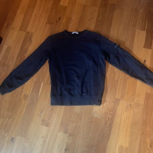 Stone Island tröja - Skriv för frågor