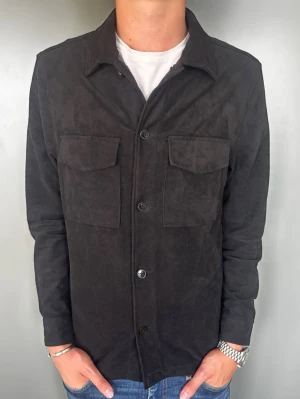 Overshirt - Strl - M | Skick - 10/10 | Nypris - ca 1200kr | Vid minsta lilla fundering är det bara att höra av sig!