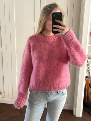 Rosa Mohairtröja!!💕💕 - Säljer denna rosa Mohairtröja. Jättefint skick. Skriv vid frågor/fler bilder osv osv💕💕
