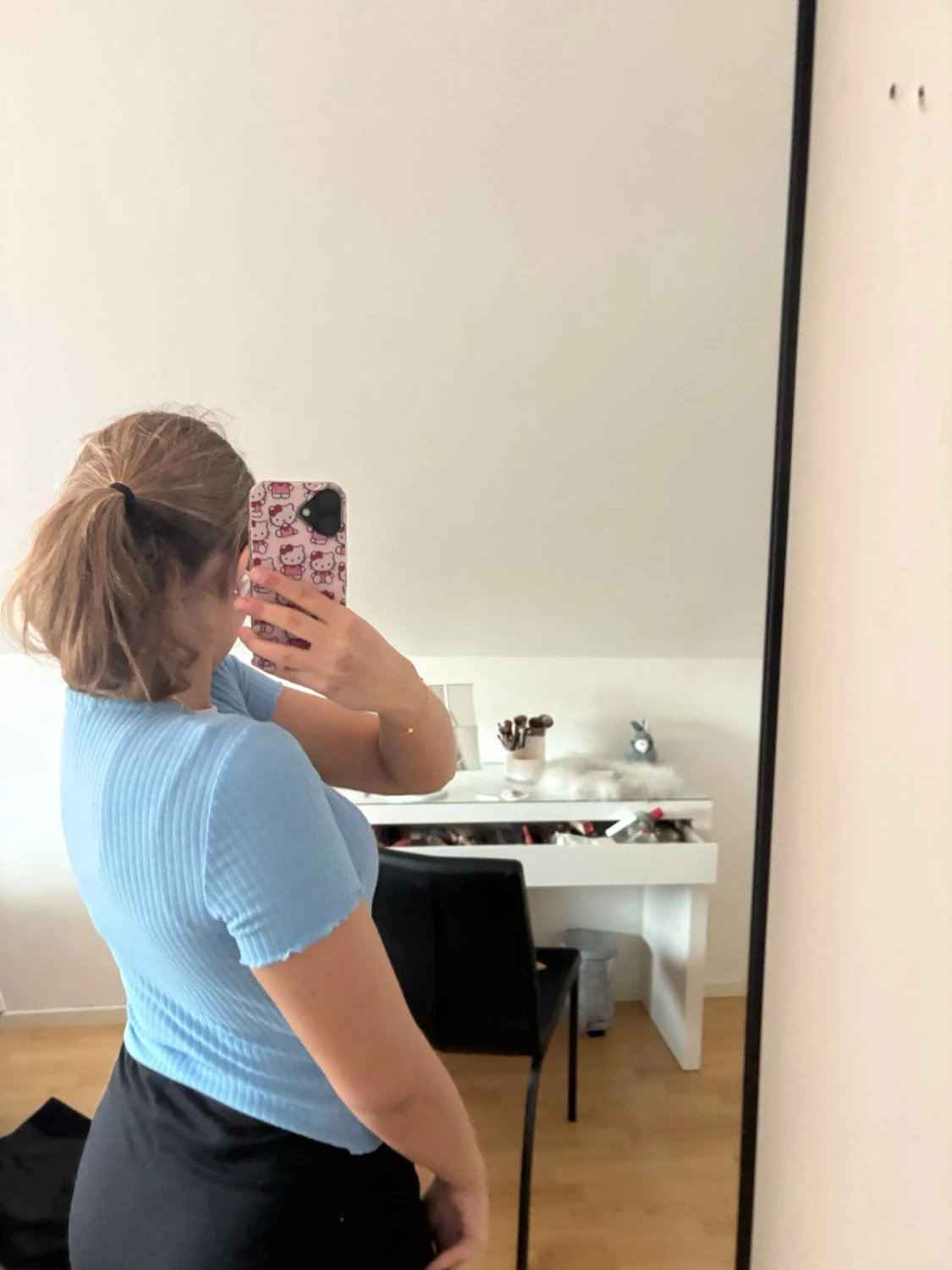 Ljusblå ribbad topp med kort ärm - 2
