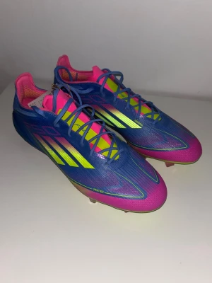 Adidas F50 Elite FG - Helt splitt nya F50 Elite. Aldrig använda. Kan tänkas byta mot andra fotbollsskor i storlek 43, (endast nike/adidas elite modeller)