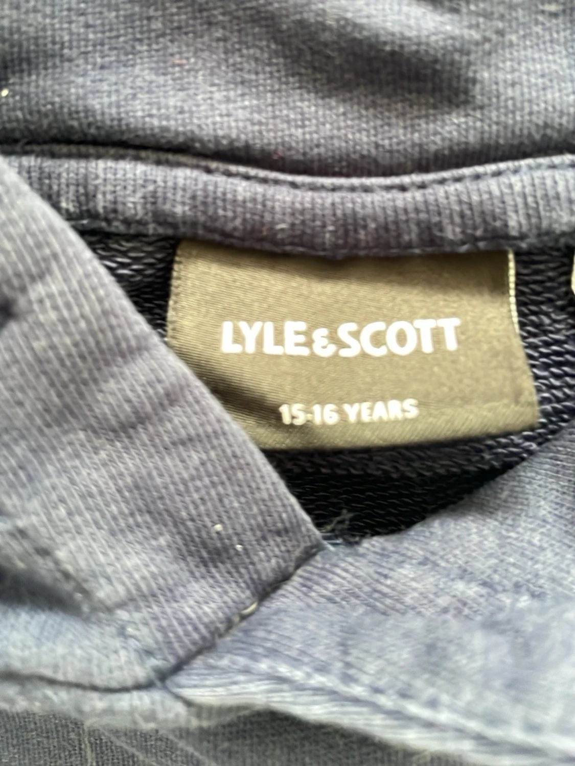 Mörkblå hoodie från Lyle & Scott - 3