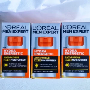 L'Oréal Hydra Energetic SPF15 - L'Oréal Men Expert Hydra Energetic Face Moisturiser med solskydd SPF15. 3 x 50ml. Nya och oöppnade. Priset är för 3 stycken. 