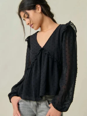 Svart blus med volang och prisen  - Storlek 146-158