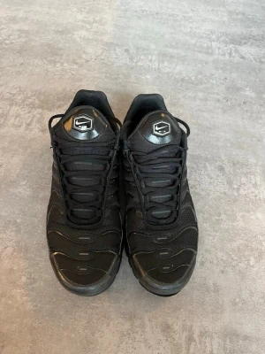 Nike Tn  - Säljer ett par Nike Tn, skorna är använda fåtal gånger och är i bra skick. Hör av dig vid intresse.