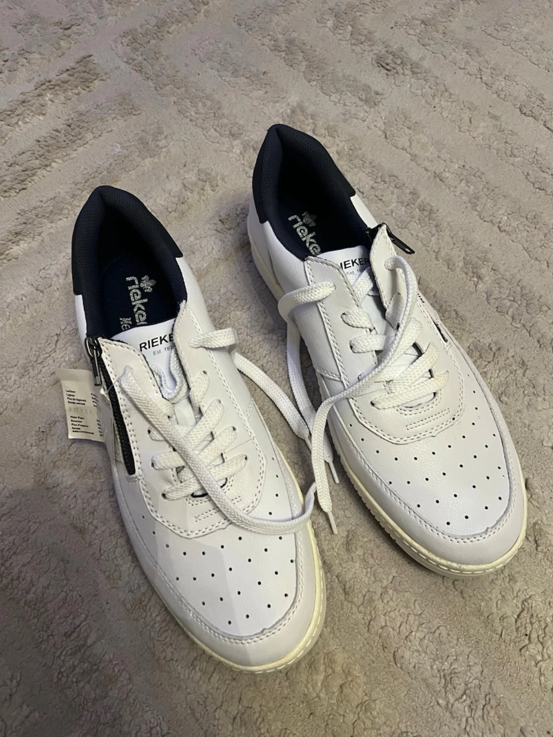 Vita sneakers från Rieker med dragkedja - 1