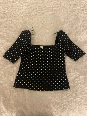 Prickig topp  - Knappt använd🥰