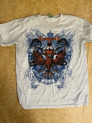 T-Shirt  - Medium