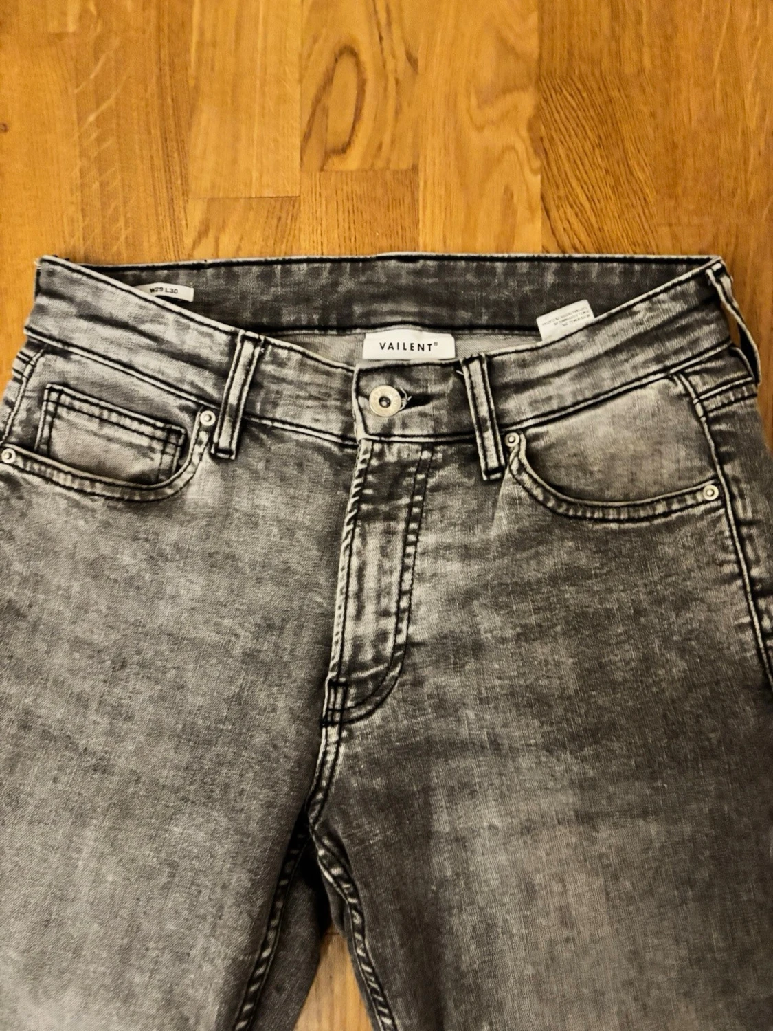 Grå jeans från Vailent - 1