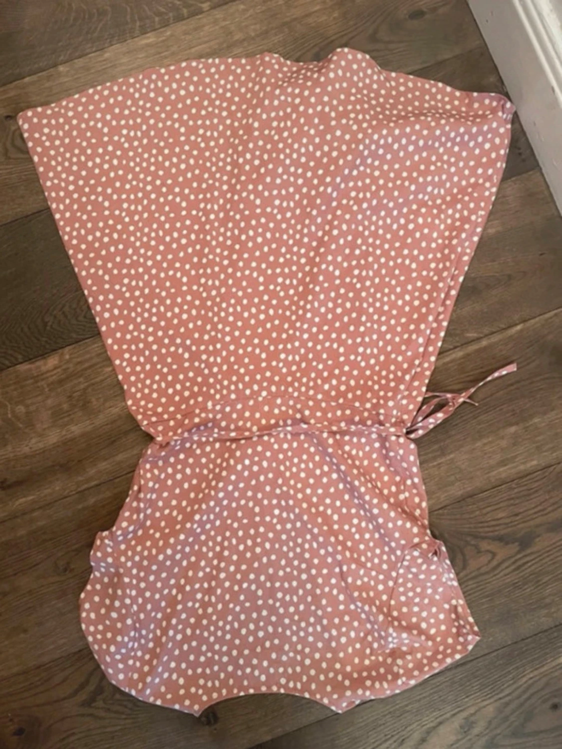 Rosa prickig omlottklänning Bubbleroom - 3