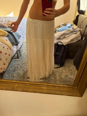 Lång kjol  - Super fin somrig kjol, hör av er vid frågor!