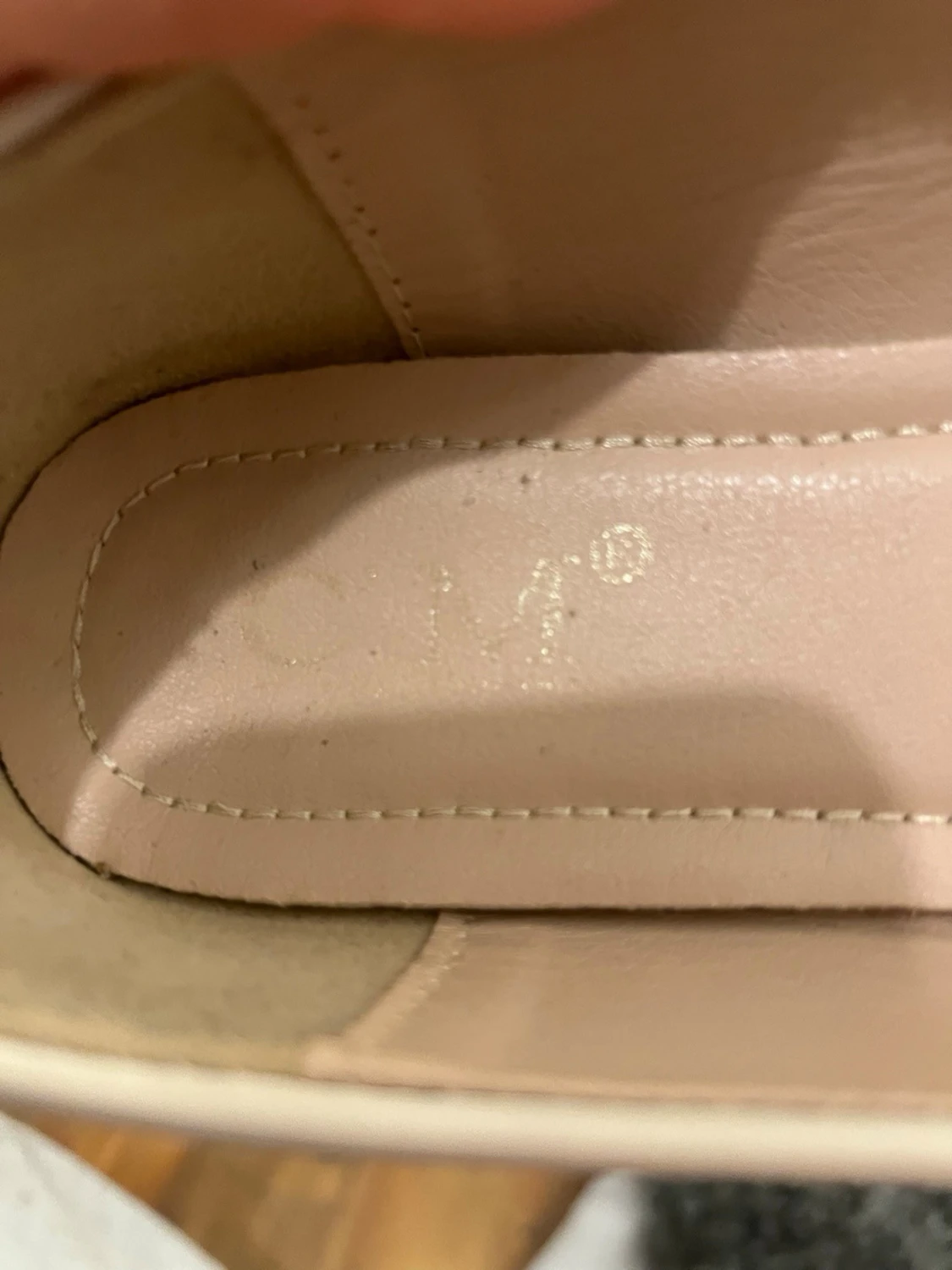 Beige ballerinaskor med svart tå - 5