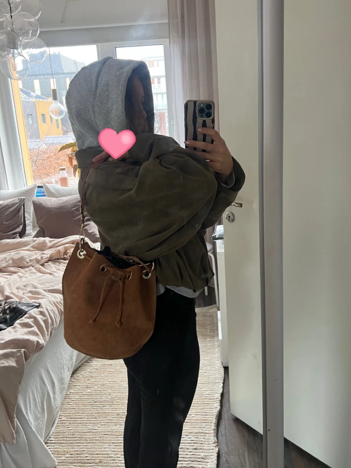 Brun mockaväska med snörning - 1