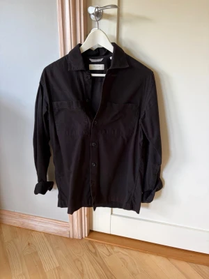 Jack & Jones Overshirt - Svart Overshirt från Jack&Jones. Storlek S.