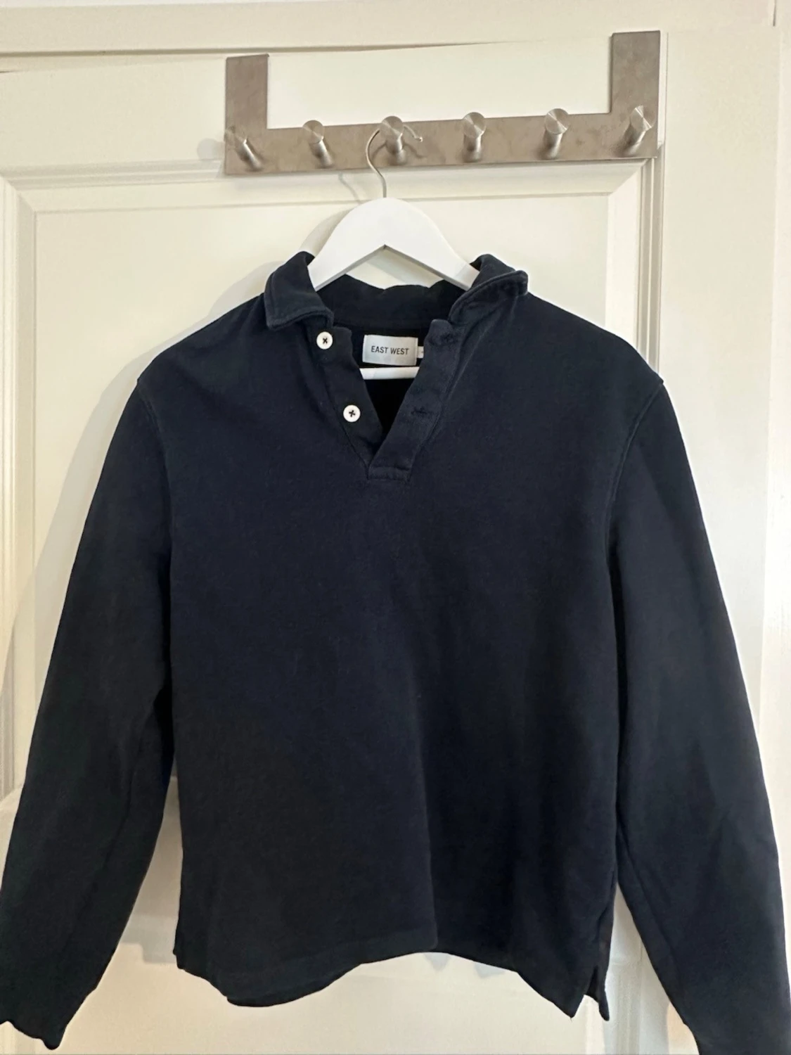 Mörkblå henley från East West