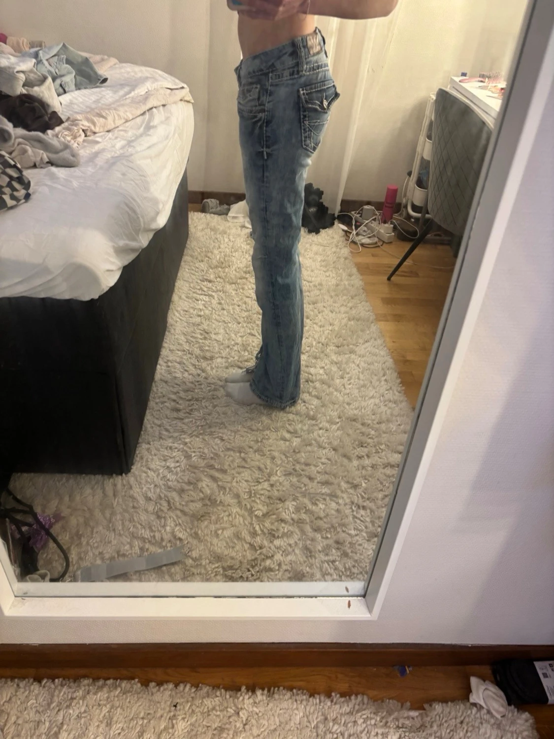 Ljusblå jeans med detaljer - 6