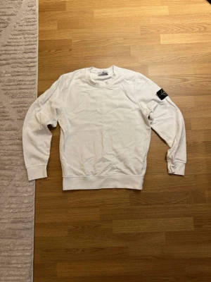 Stone Island Sweater - Helt ny oanvänd, dock tvättad en gång. 