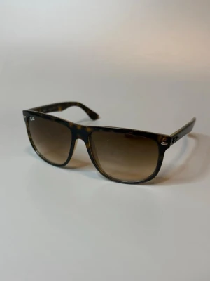 Rayban boyfriend  - Rayban boyfriend i storlek 60.15 kan även byta me nån som har storlek 56