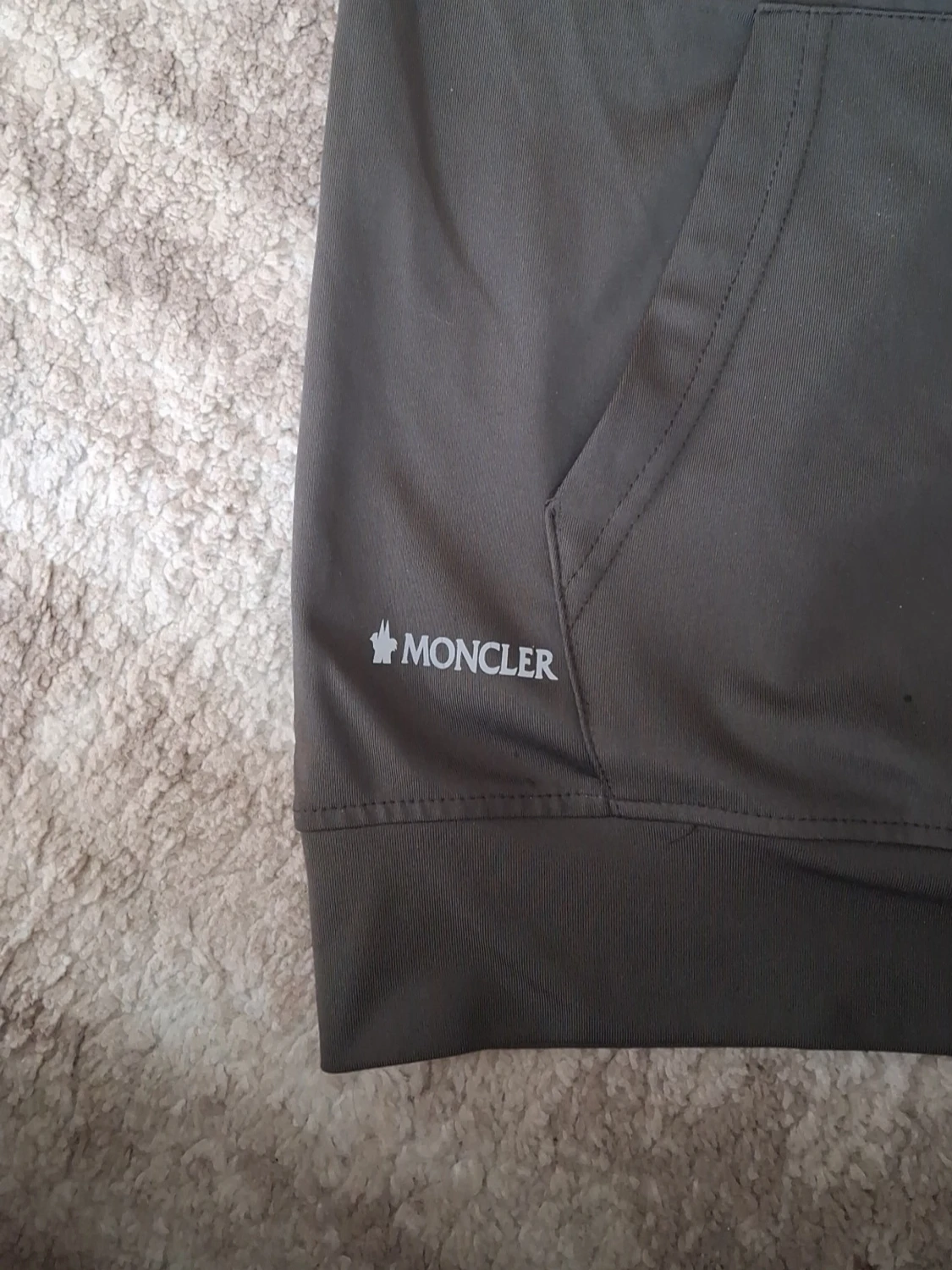 En fin grön aktiv hoodie  - 1