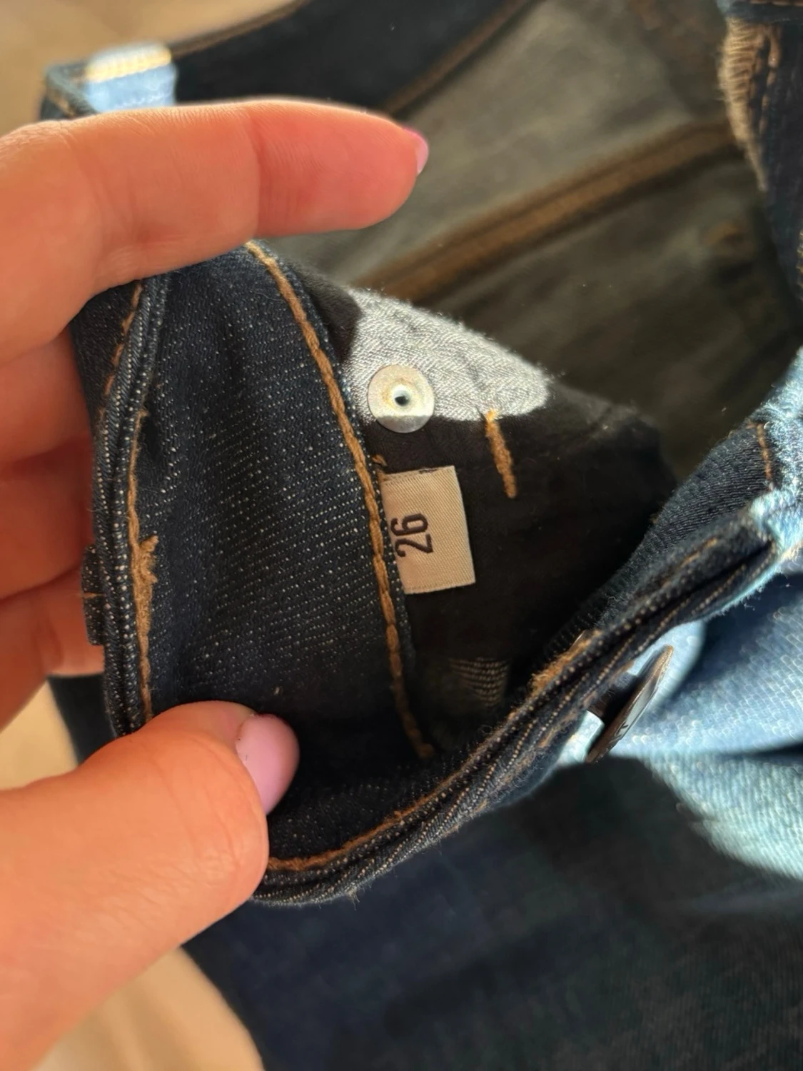 Mörkblå jeanskjol med fickor - 3