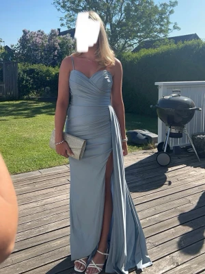 Ljusblå Balklänning - Använd en gång. Köpt för 3000kr 🩵