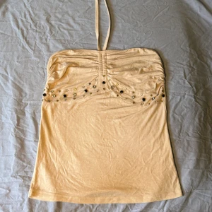 Halternecktopp med stenar - Fint skick🫶🏻